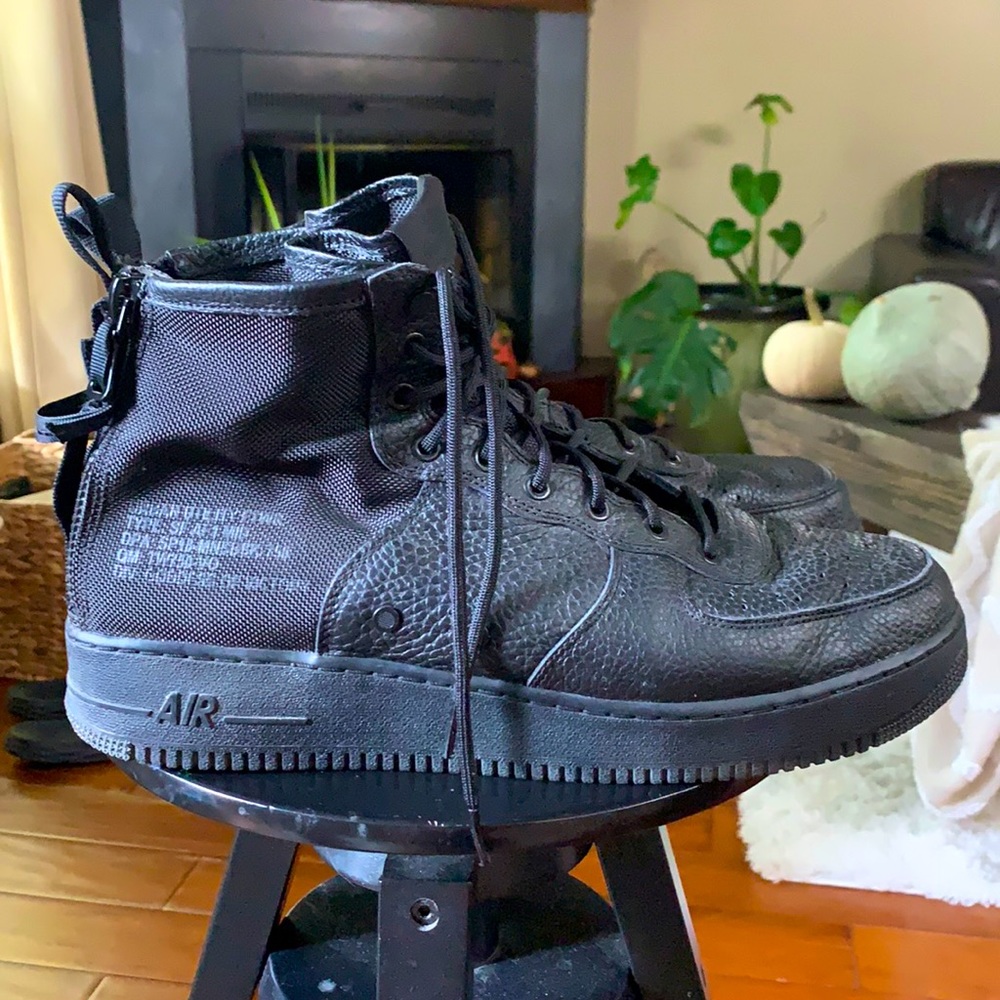 Nike AF1 SF MID Size 14